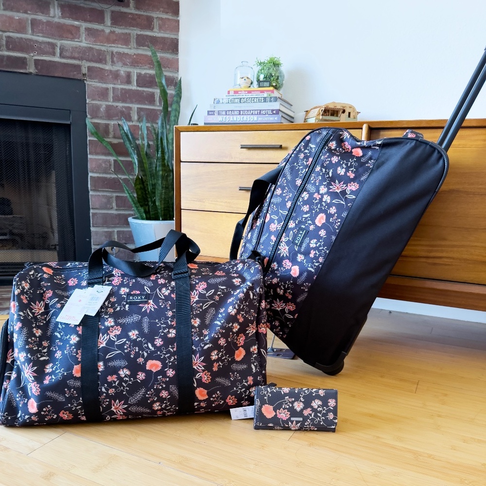 NWT Roxy Luggage 3 piece Set. Anthracite Kerala Border Collection.